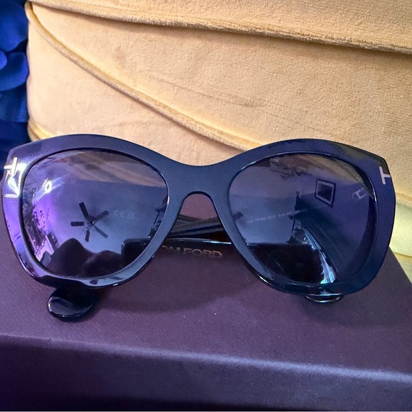 Tom Ford Cara Black Sunglasses - Picture 3 of 8